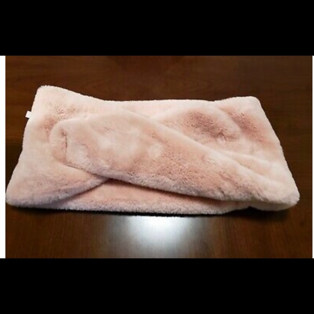 Children’s Scarf.